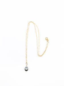 simple Tahitian pearl gold necklace by eve black jewelry made in Hawaii