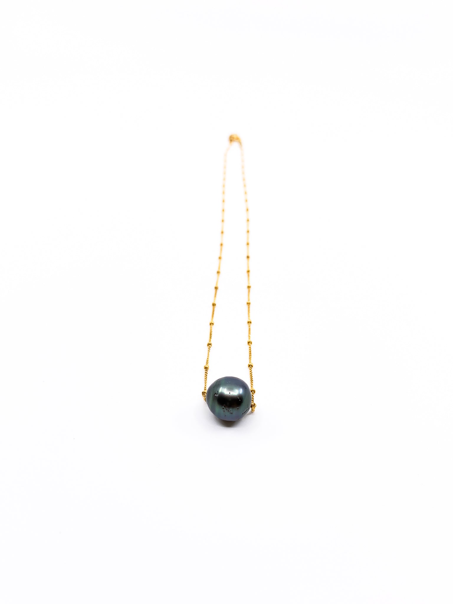 Tahitian pearl delicate gold chain necklace by eve black jewelry made in Hawaii